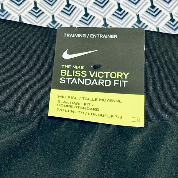 Nike NWT Bliss Victory 7/8 Stretch Training Pant Size 3X - Picture 2 of 8